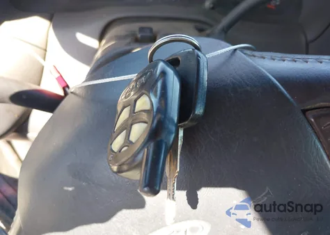 2001 Ford F-150 Lariat/Xl/Xlt z USA, uszkodzony, nr VIN 1FTRX17L31NA79032